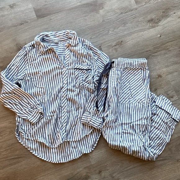 aerie Other - Aerie Seersucker Blue and White Striped Long Sleeve Pants Pajama Set